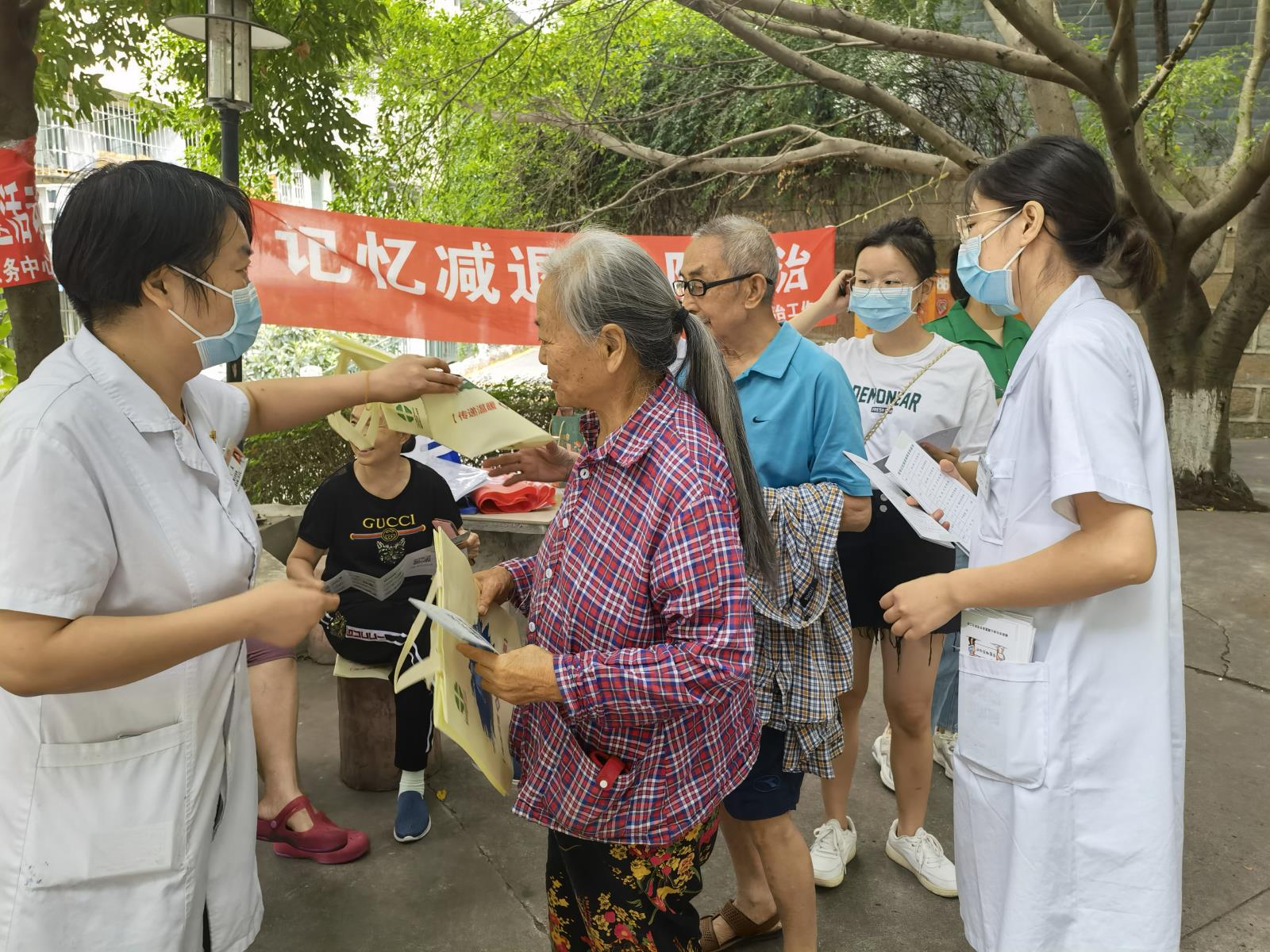 “情暖中秋守望邻里”主题活动走进游仙区治平路社区