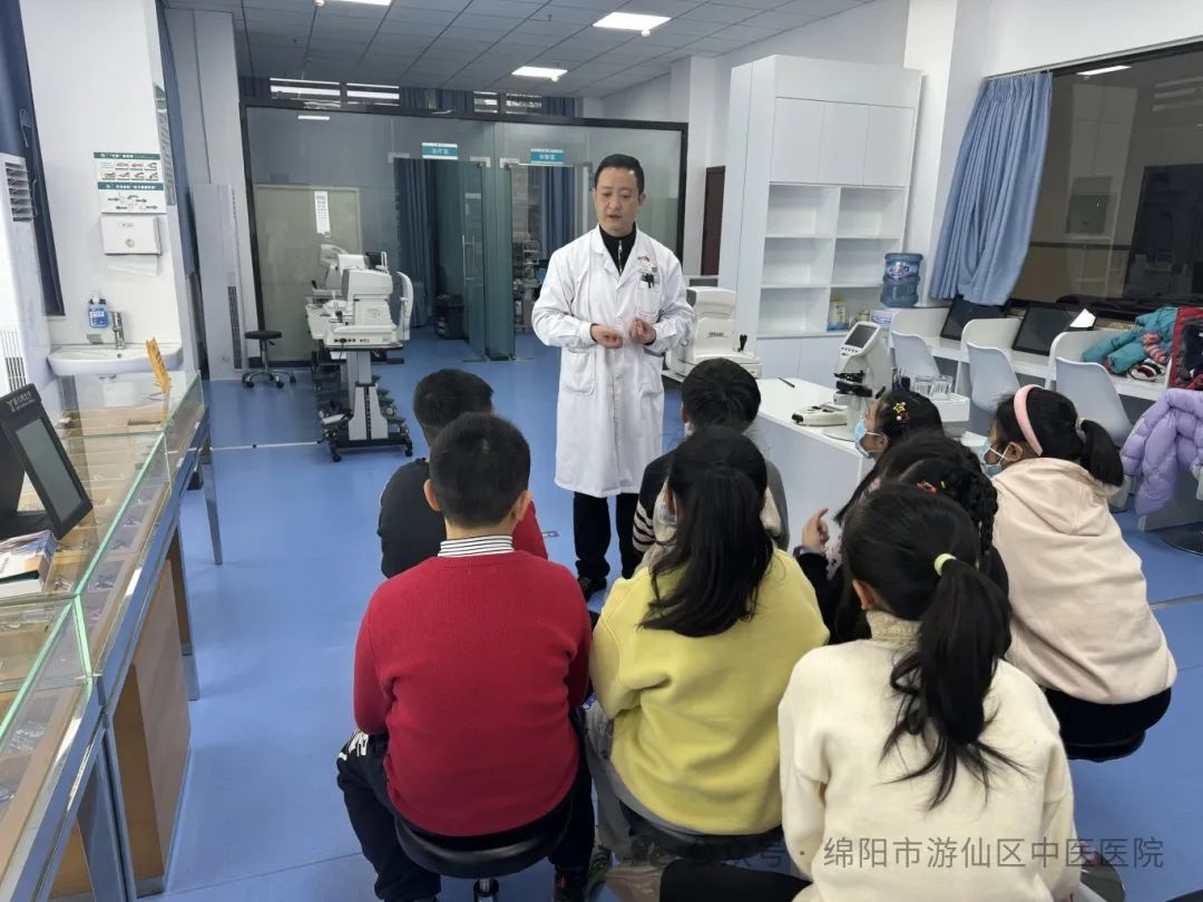 游仙分院：眼科视光中心：开展青少年近视防控宣讲活动