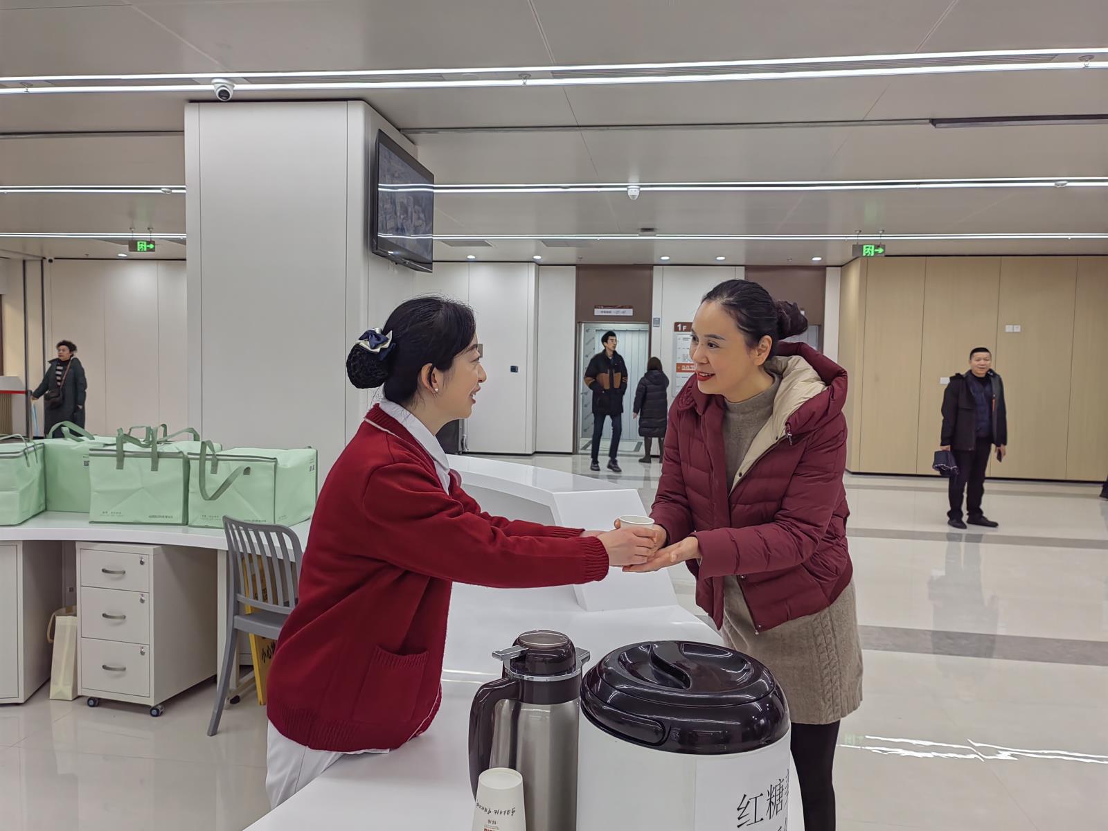 党建引领谋发展 患者视角促提升 | 新院区  新服务  新体验