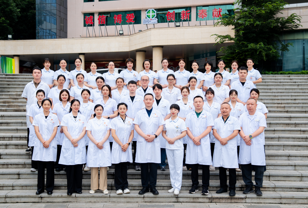 术后看远清、看近糊，近视手术翻车？医生解答：莫慌！正常现象